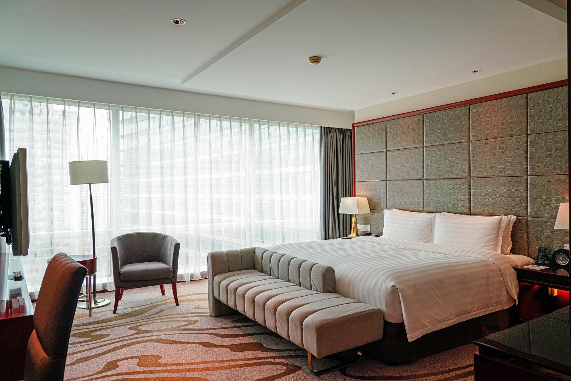 Pullman Shanghai Skyway Bagian luar foto